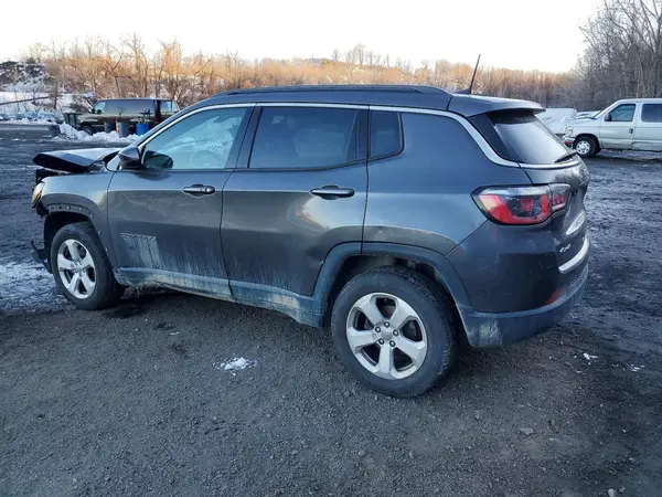 3C4NJDBB8KT786659 2019 JEEP COMPASS - Image 2