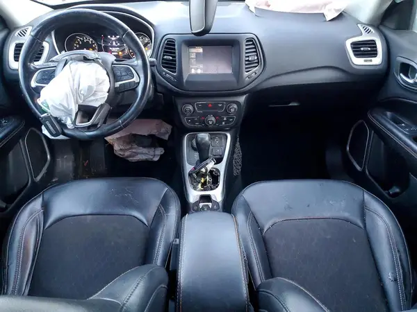 3C4NJDBB8KT786659 2019 JEEP COMPASS - Image 8