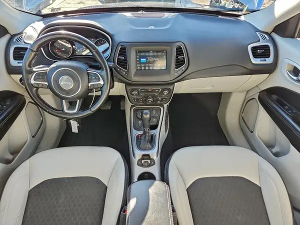3C4NJDBB8KT812547 2019 JEEP COMPASS - Image 8