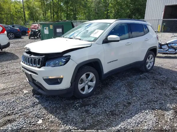 3C4NJDBB8KT813911 2019 JEEP COMPASS - Image 2