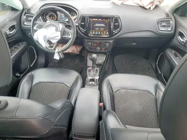 3C4NJDBB8KT826867 2019 JEEP COMPASS - Image 8