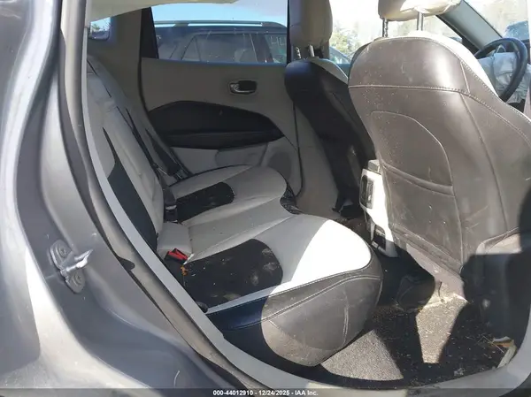 3C4NJDBB8KT834466 2019 JEEP COMPASS - Image 8