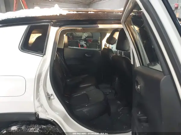 3C4NJDBB8KT838985 2019 JEEP COMPASS - Image 8