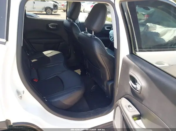 3C4NJDBB8KT847766 2019 JEEP COMPASS - Image 8