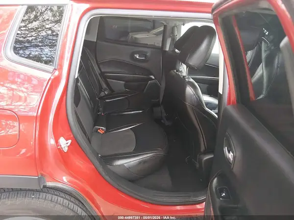 3C4NJDBB8KT850635 2019 JEEP COMPASS - Image 8
