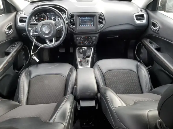 3C4NJDBB8KT850750 2019 JEEP COMPASS - Image 8