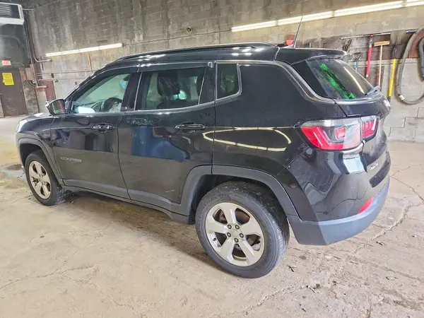 3C4NJDBB8KT850764 2019 JEEP COMPASS - Image 2