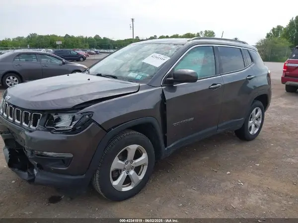 3C4NJDBB8LT119673 2020 JEEP COMPASS - Image 2