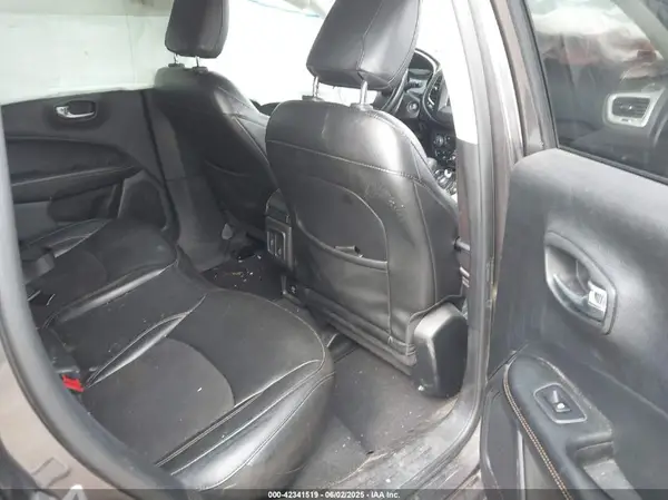 3C4NJDBB8LT119673 2020 JEEP COMPASS - Image 8