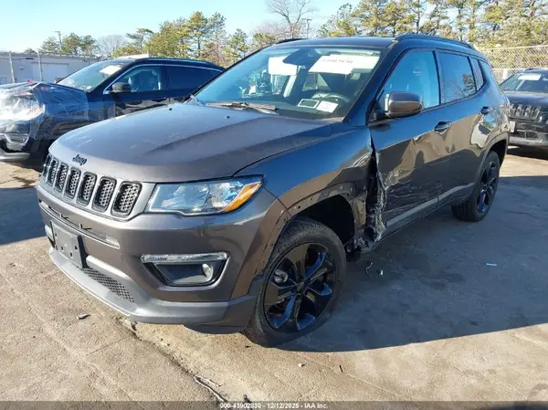 3C4NJDBB8LT129636 2020 JEEP COMPASS - Image 2