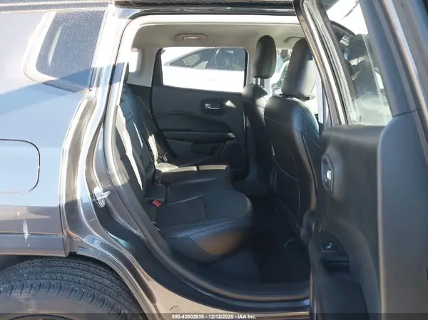 3C4NJDBB8LT129636 2020 JEEP COMPASS - Image 8