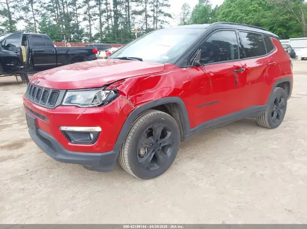 3C4NJDBB8LT133542 2020 JEEP COMPASS - Image 2