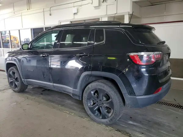 3C4NJDBB8LT137557 2020 JEEP COMPASS - Image 2