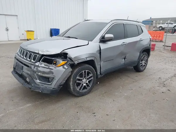 3C4NJDBB8LT139339 2020 JEEP COMPASS - Image 2