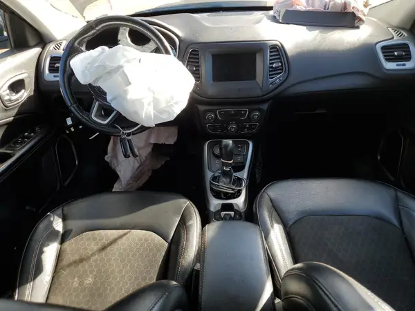 3C4NJDBB8LT146713 2020 JEEP COMPASS - Image 8