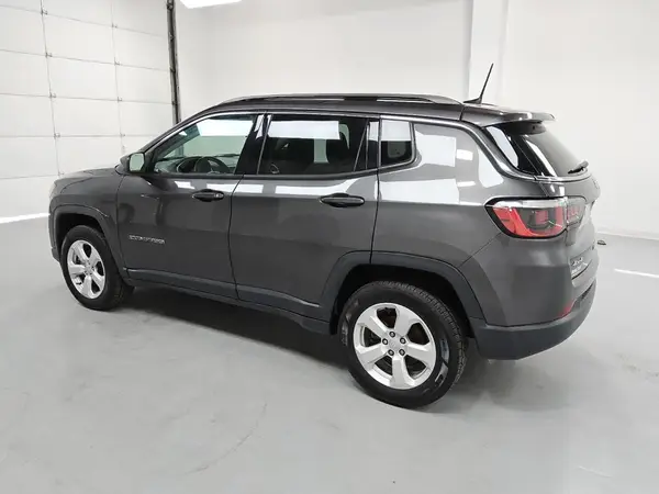 3C4NJDBB8LT149935 2020 JEEP COMPASS - Image 2
