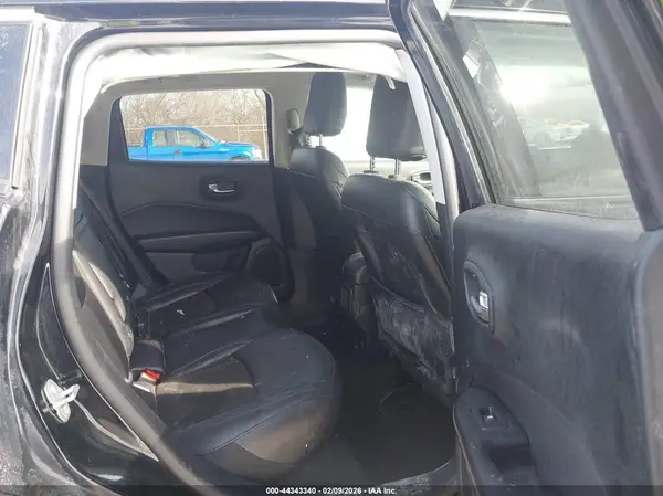 3C4NJDBB8LT153869 2020 JEEP COMPASS - Image 8