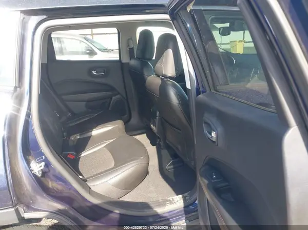 3C4NJDBB8LT156089 2020 JEEP COMPASS - Image 8