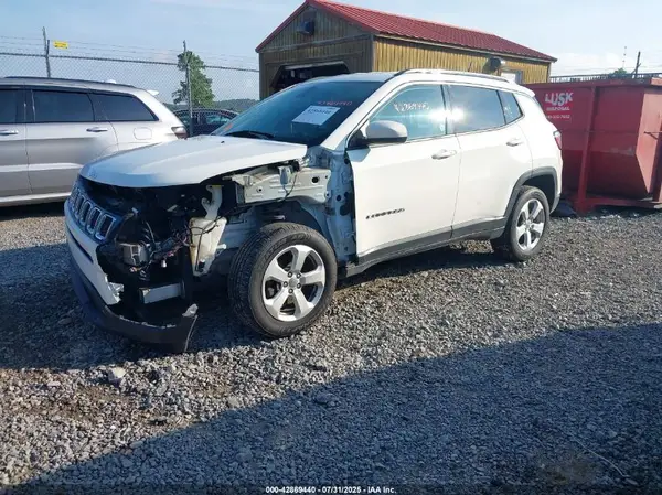 3C4NJDBB8LT157503 2020 JEEP COMPASS - Image 2