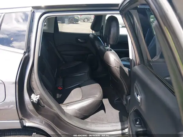 3C4NJDBB8LT215819 2020 JEEP COMPASS - Image 8