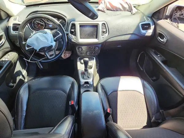 3C4NJDBB8LT219398 2020 JEEP COMPASS - Image 8