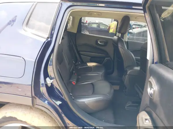 3C4NJDBB8LT219613 2020 JEEP COMPASS - Image 8