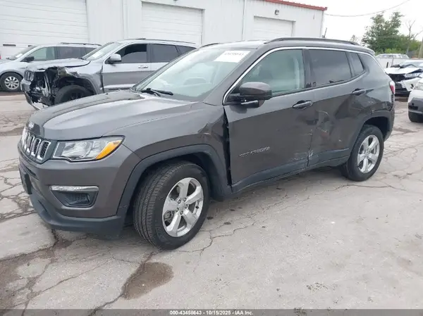 3C4NJDBB8MT503339 2021 JEEP COMPASS - Image 2