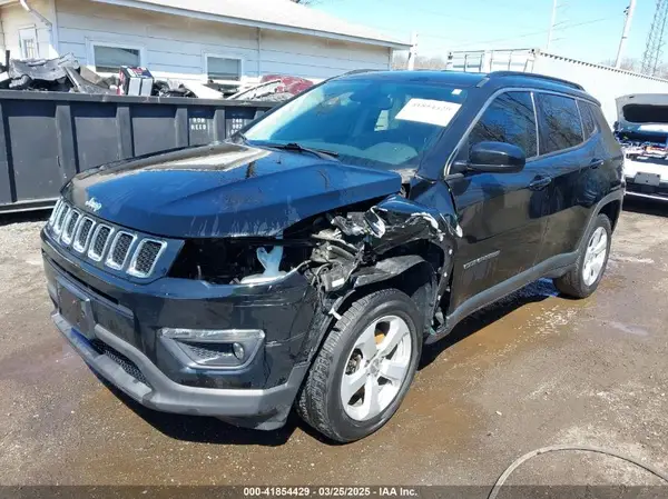 3C4NJDBB8MT558325 2021 JEEP COMPASS - Image 2