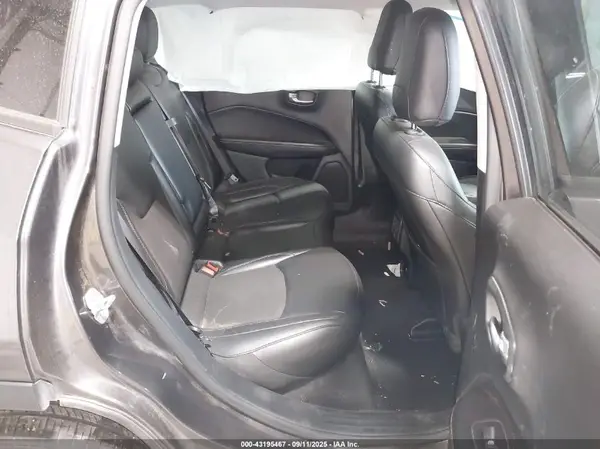3C4NJDBB8MT587839 2021 JEEP COMPASS - Image 8