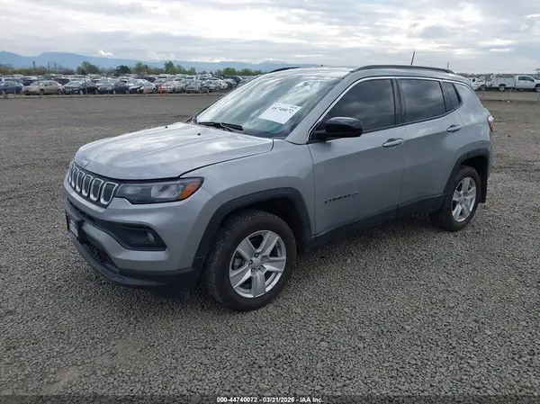 3C4NJDBB8NT101936 2022 JEEP COMPASS - Image 2