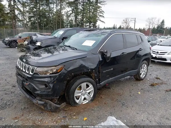 3C4NJDBB8NT102486 2022 JEEP COMPASS - Image 2