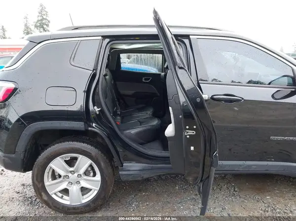 3C4NJDBB8NT102486 2022 JEEP COMPASS - Image 8