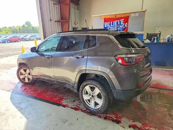 3C4NJDBB8NT106005 2022 JEEP COMPASS - Image 2