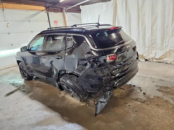 3C4NJDBB8NT113603 2022 JEEP COMPASS - Image 2