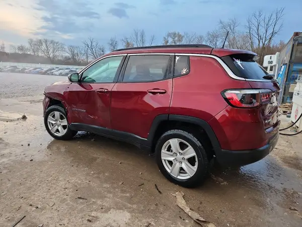 3C4NJDBB8NT129610 2022 JEEP COMPASS - Image 2