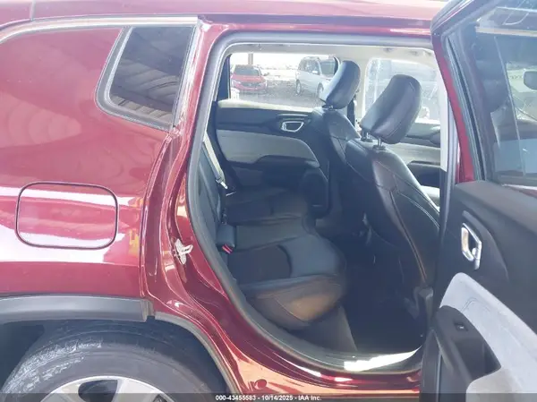 3C4NJDBB8NT130837 2022 JEEP COMPASS - Image 8