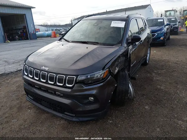 3C4NJDBB8NT131339 2022 JEEP COMPASS - Image 2