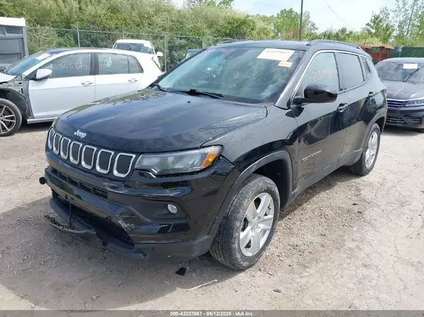 3C4NJDBB8NT132250 2022 JEEP COMPASS - Image 2