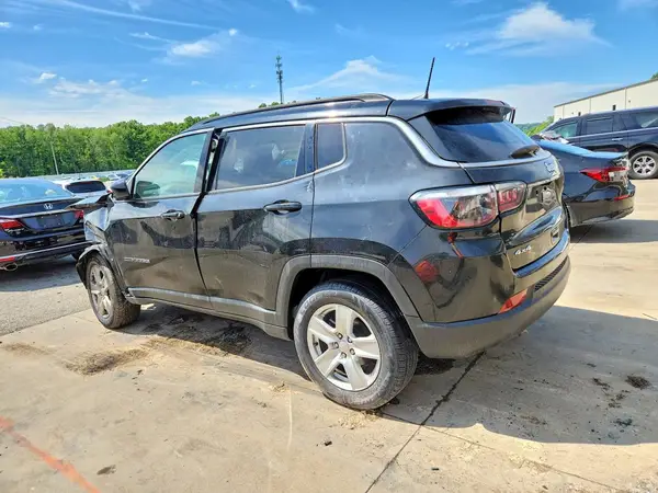 3C4NJDBB8NT134726 2022 JEEP COMPASS - Image 2