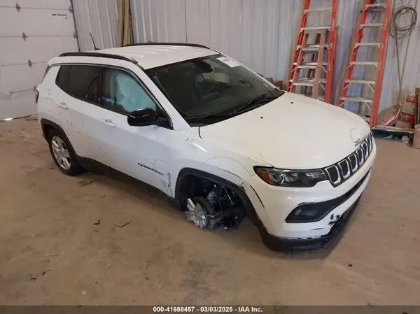 3C4NJDBB8NT144401 2022 JEEP COMPASS - Image 1