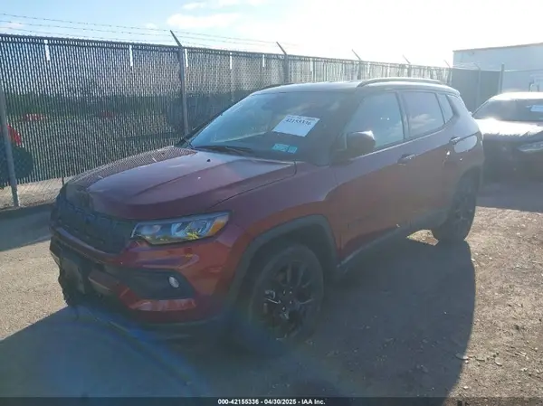 3C4NJDBB8NT184607 2022 JEEP COMPASS - Image 2