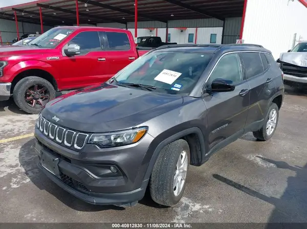3C4NJDBB8NT186115 2022 JEEP COMPASS - Image 2