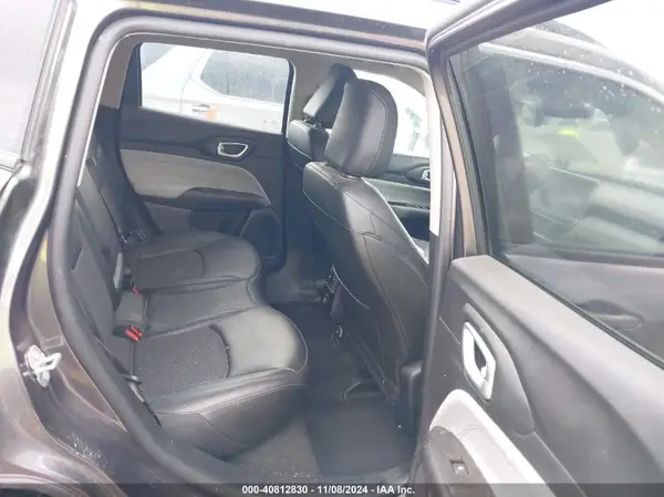 3C4NJDBB8NT186115 2022 JEEP COMPASS - Image 8