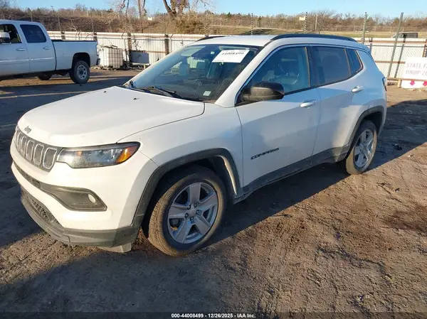 3C4NJDBB8NT216391 2022 JEEP COMPASS - Image 2