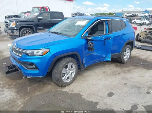 3C4NJDBB8NT217458 2022 JEEP COMPASS - Image 2