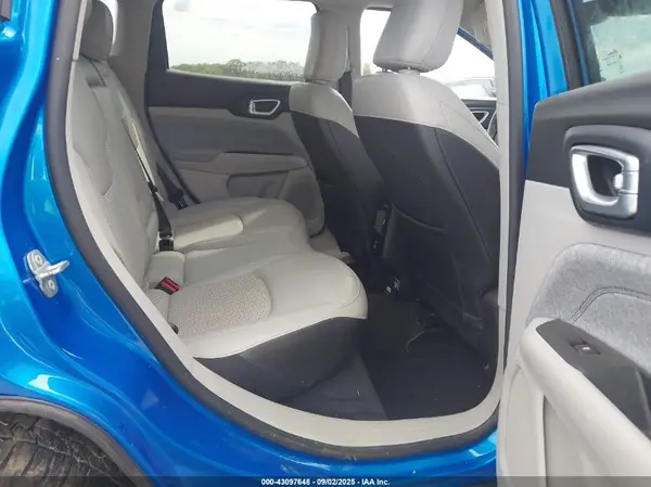 3C4NJDBB8NT217458 2022 JEEP COMPASS - Image 8
