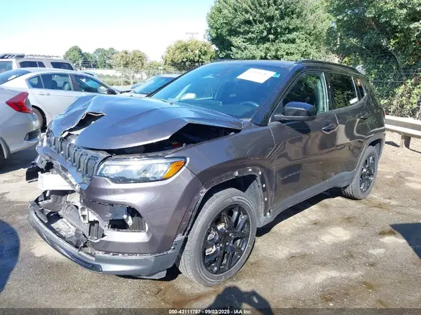 3C4NJDBB8NT222546 2022 JEEP COMPASS - Image 2