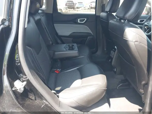 3C4NJDBB8NT230744 2022 JEEP COMPASS - Image 8