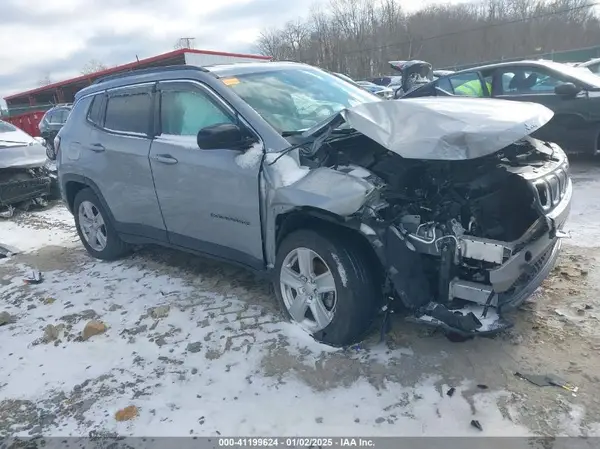 3C4NJDBB8NT232820 2022 JEEP COMPASS - Image 1