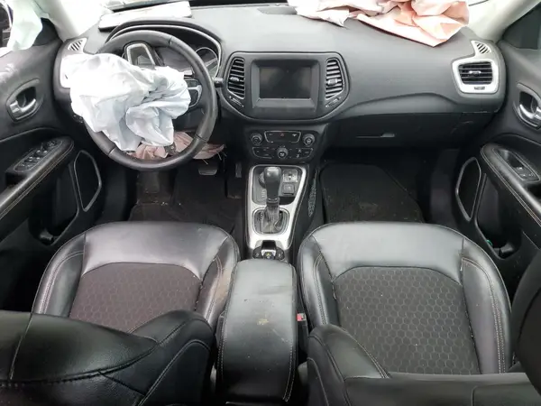 3C4NJDBB9HT627710 2017 JEEP COMPASS - Image 8